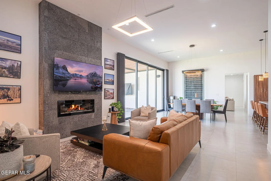 Photo of 316 RIO PINSAQUI Court