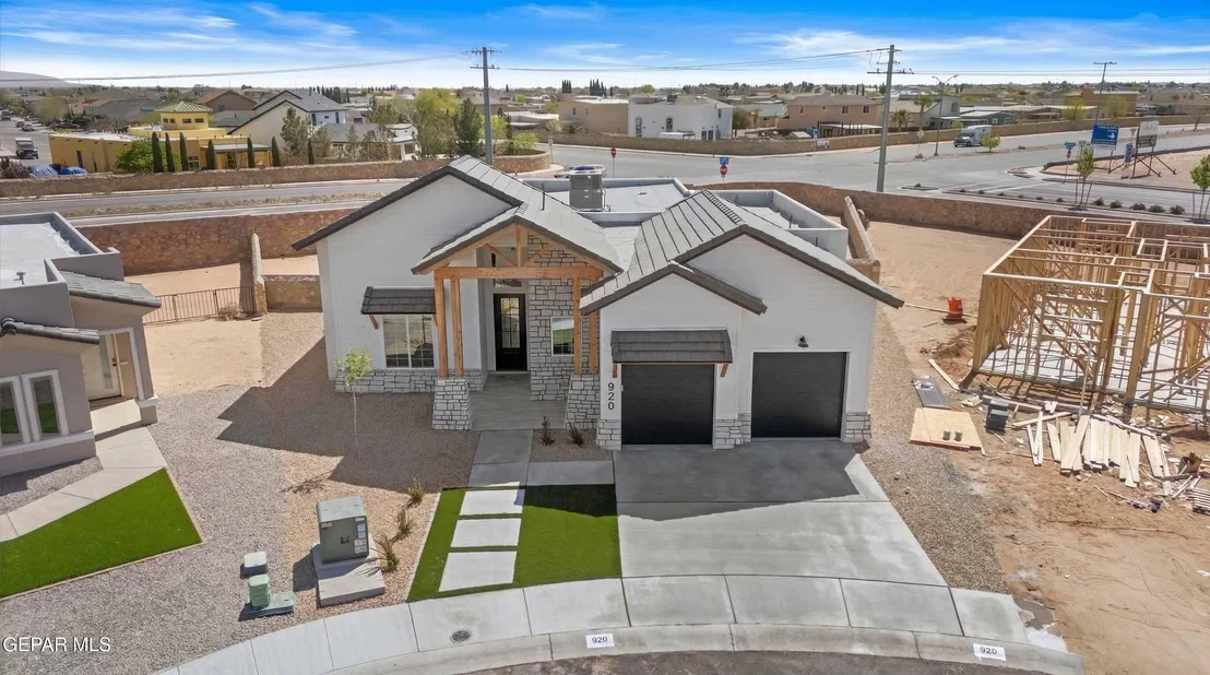 Photo of 920 Sandhurst Place