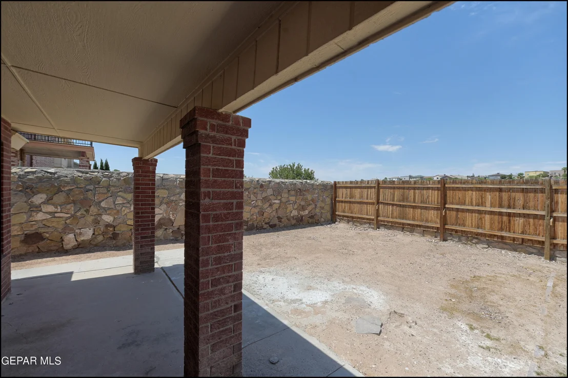 Photo of 7301 LUZ DE LUMBRE Avenue