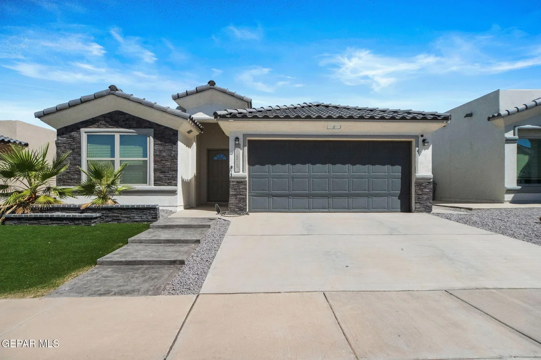 Photo of 938 YELDON Place