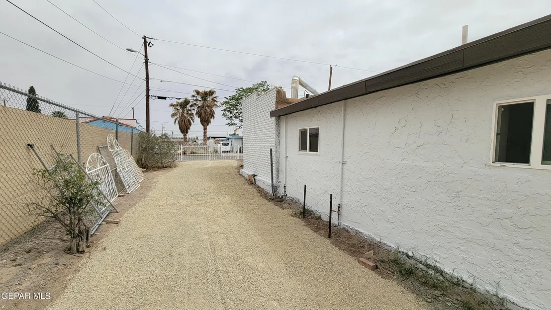 Photo of 231 FRANCIS Street