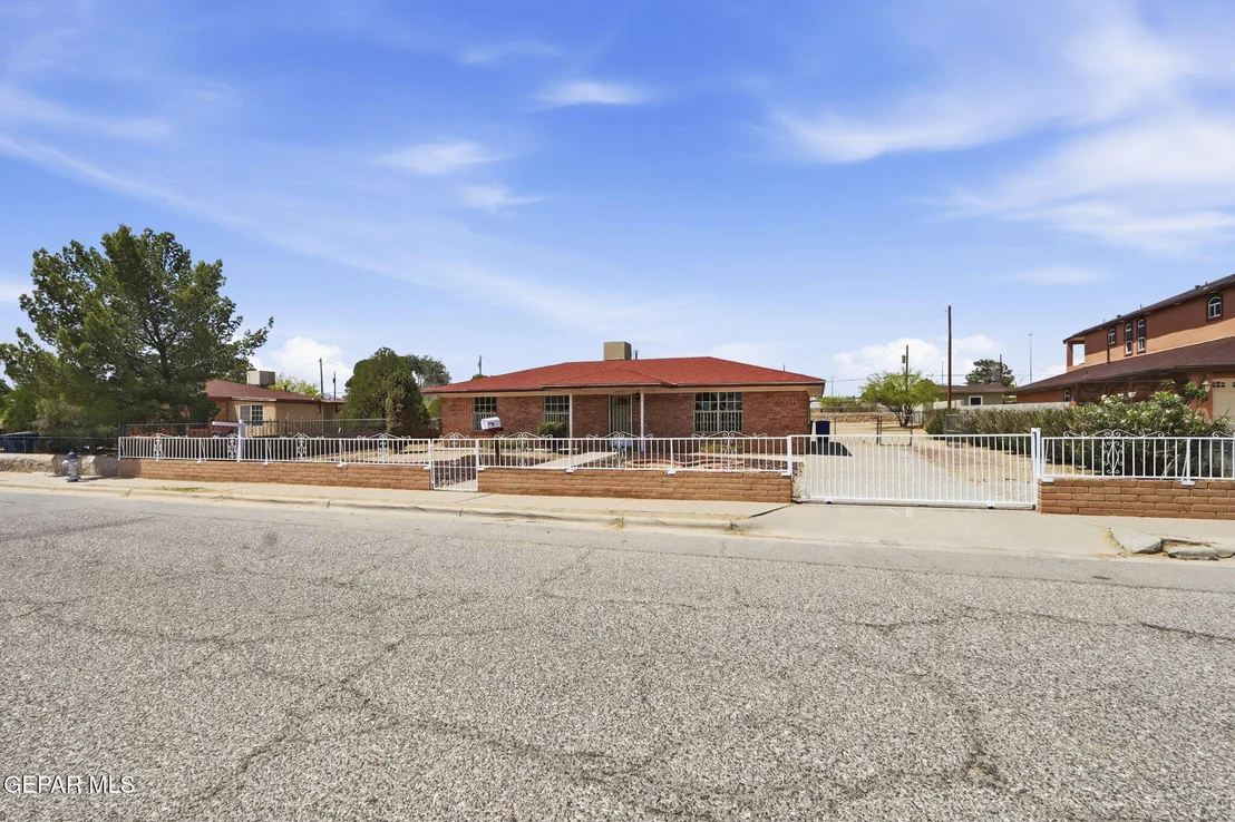 Photo of 8025 GILBERT Drive