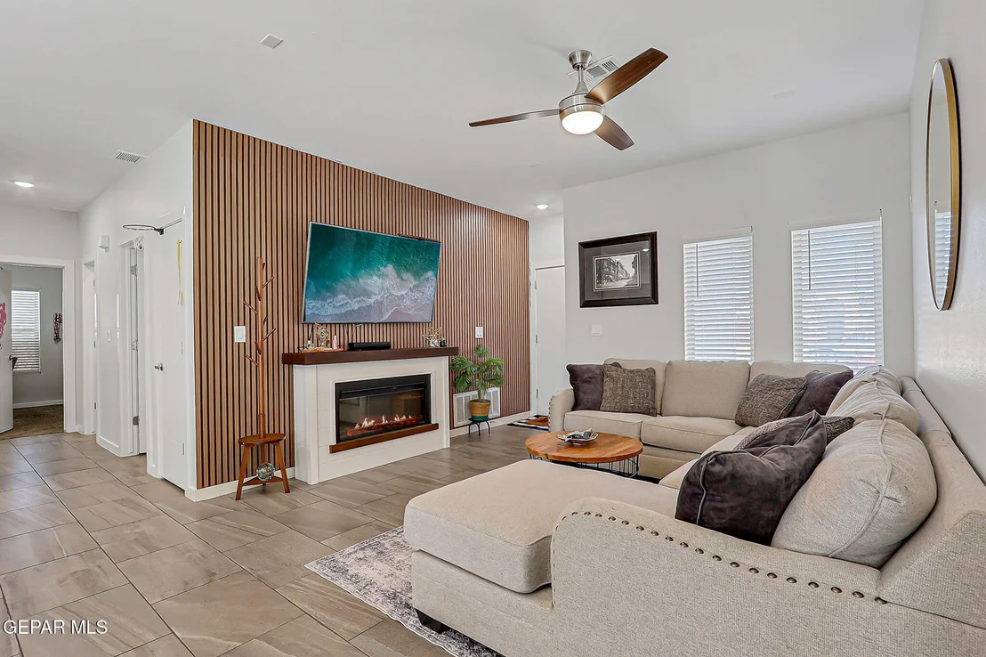 Photo of 424 STETSON Drive