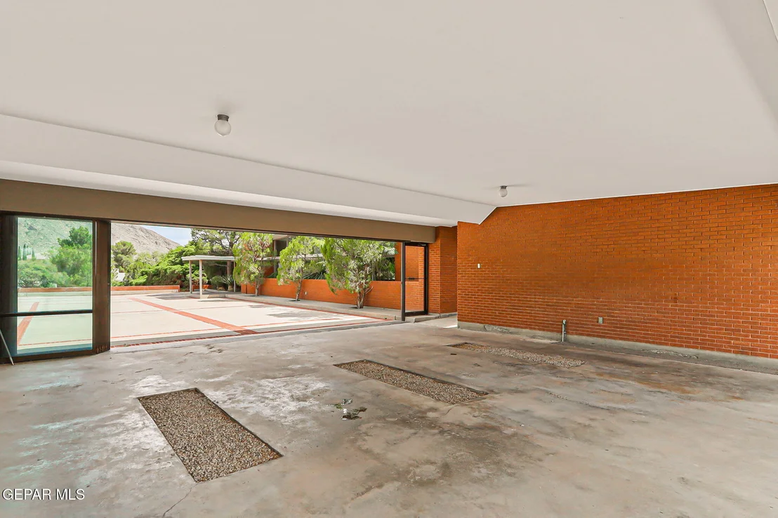 Photo of 1209 Thunderbird Drive