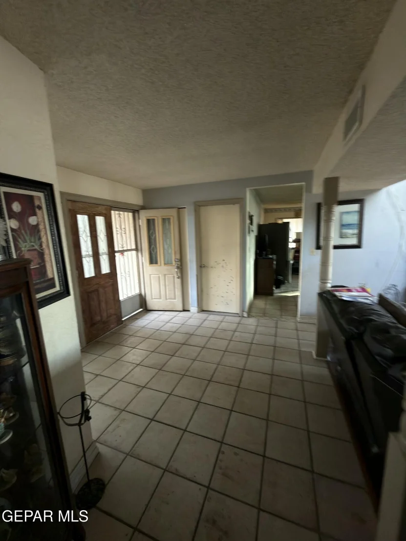 Photo of 1657 LOMALAND Drive
