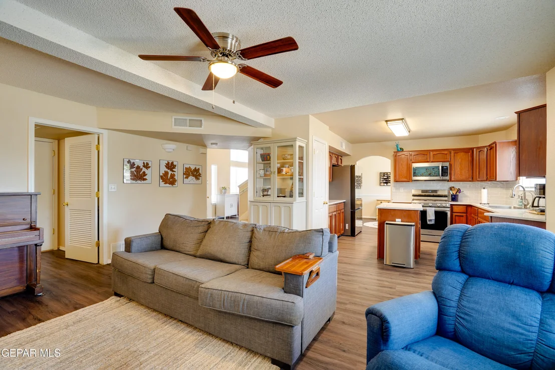 Photo of 13261 Walker Post Avenue