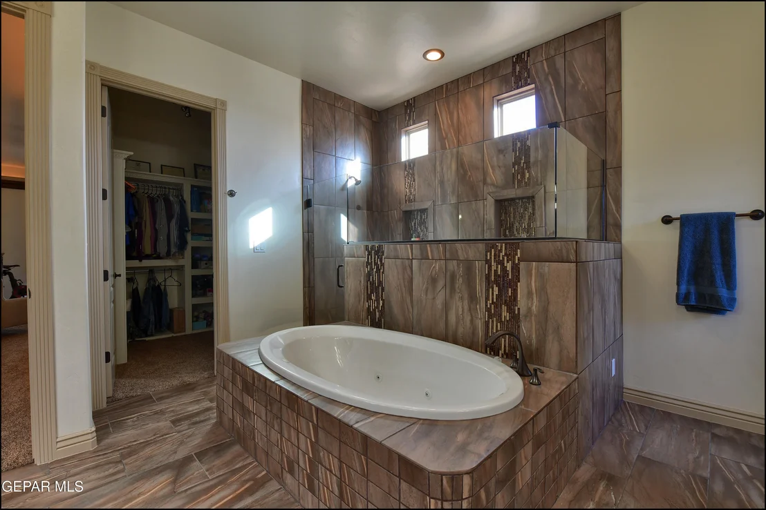 Photo of 5536 RIVER RUN Street