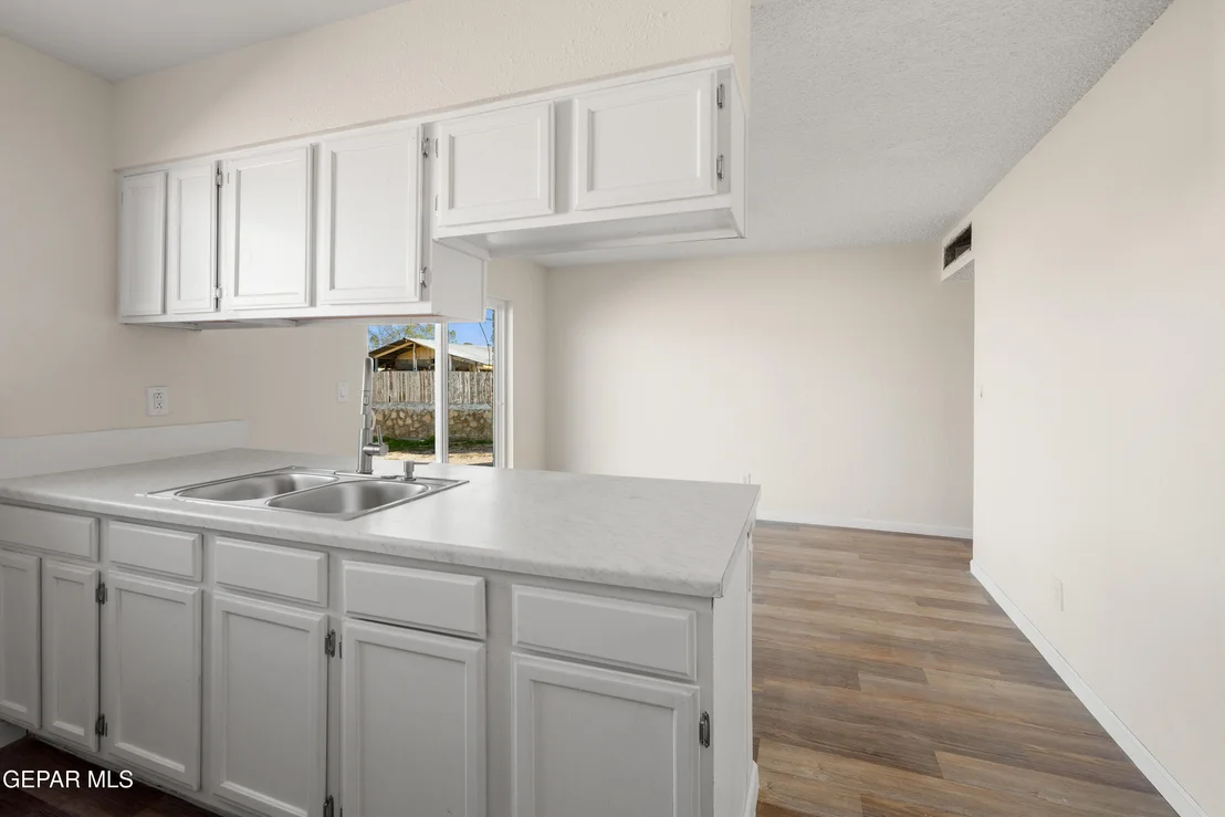 Photo of 220 MARAVILLA Drive