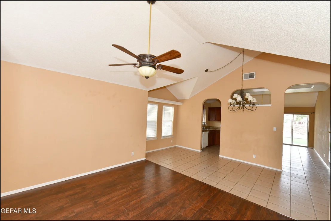 Photo of 7737 PLAZA AZUL Road