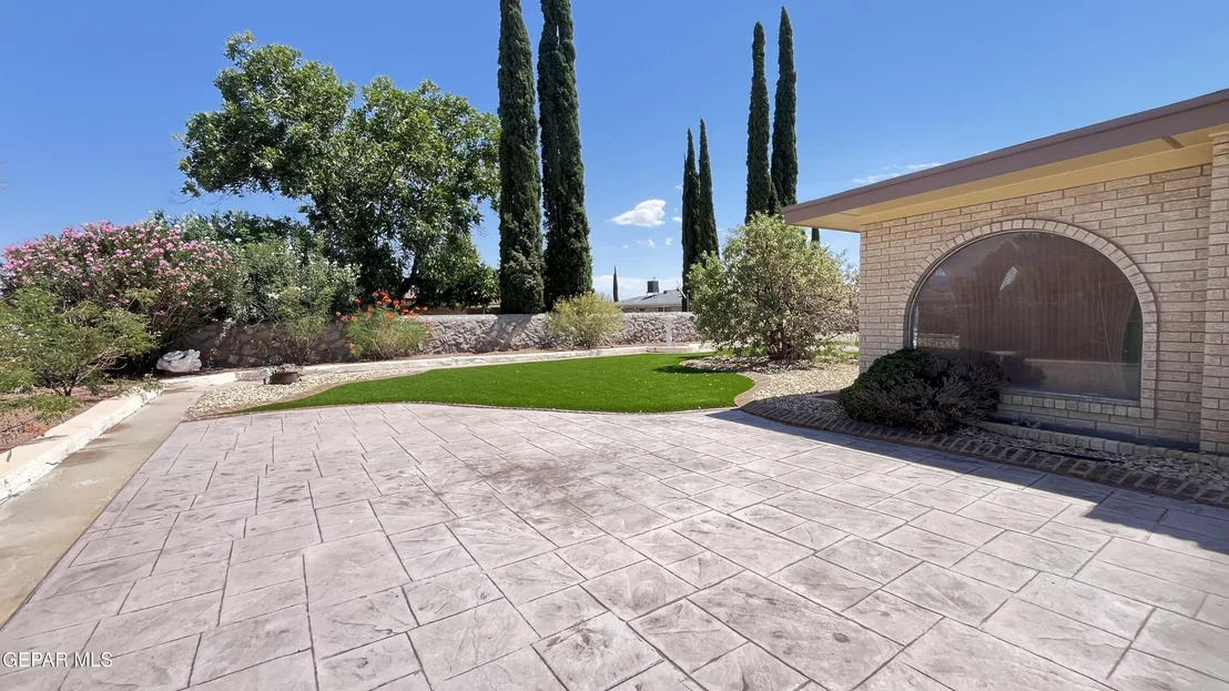 Photo of 10601 CAUSEWAY Drive