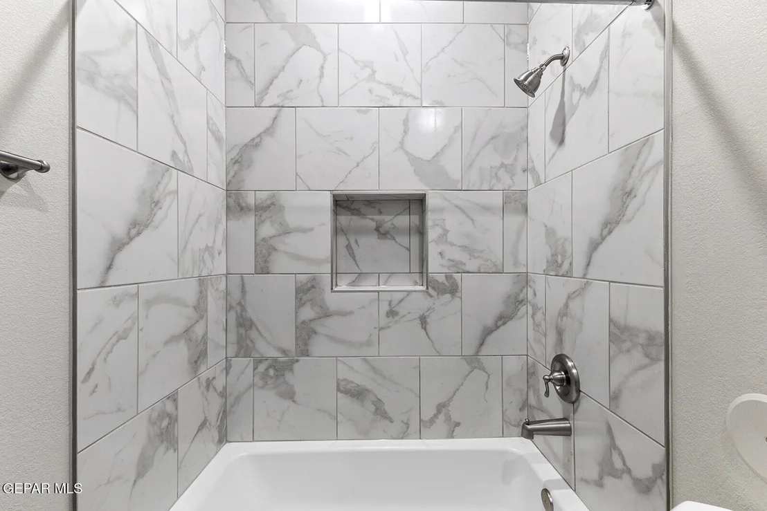 Photo of 937 Nayland Place