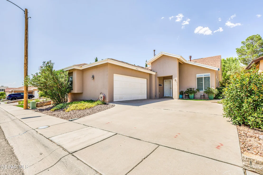 Photo of 7713 OAK LANDING Drive