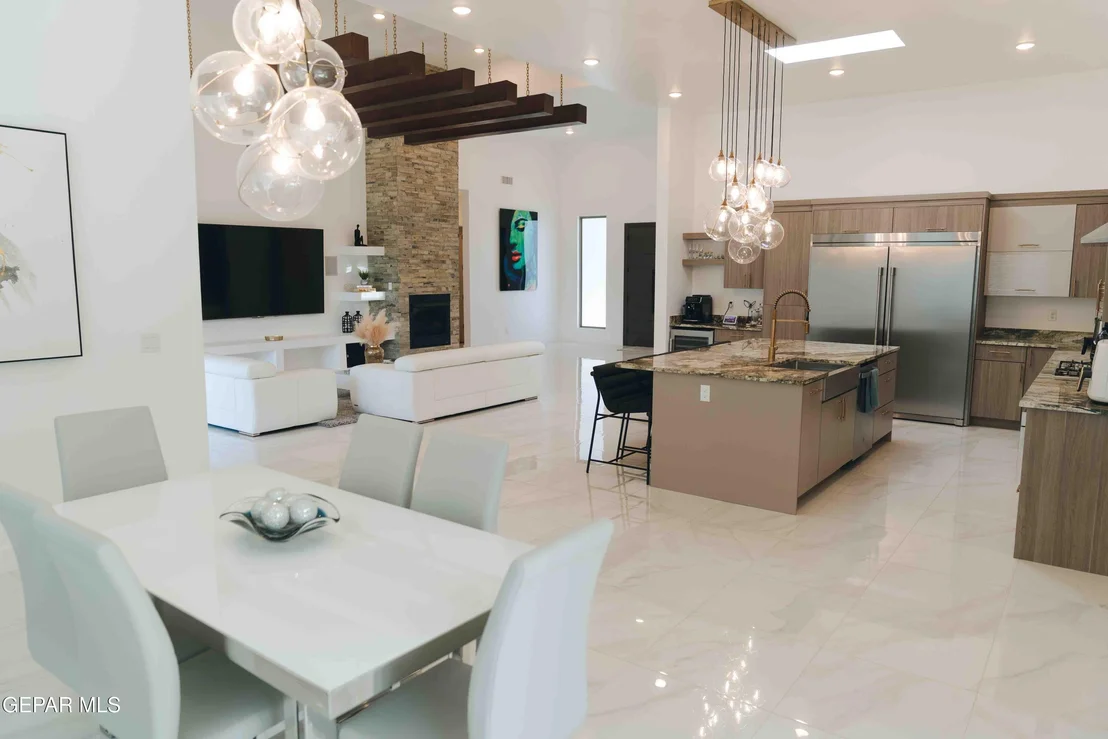 Photo of 653 BIR Circle