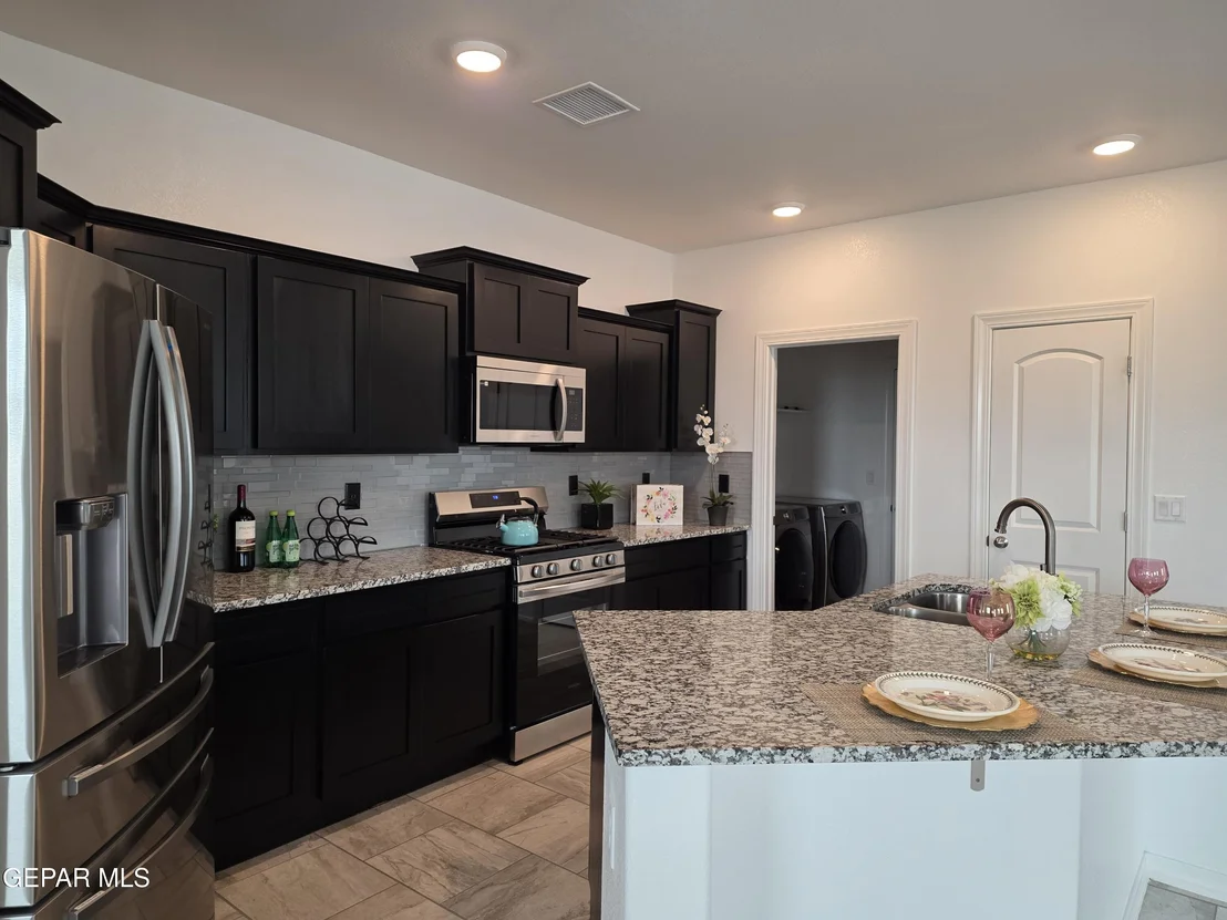 Photo of 6024 HIDDEN ROW Avenue
