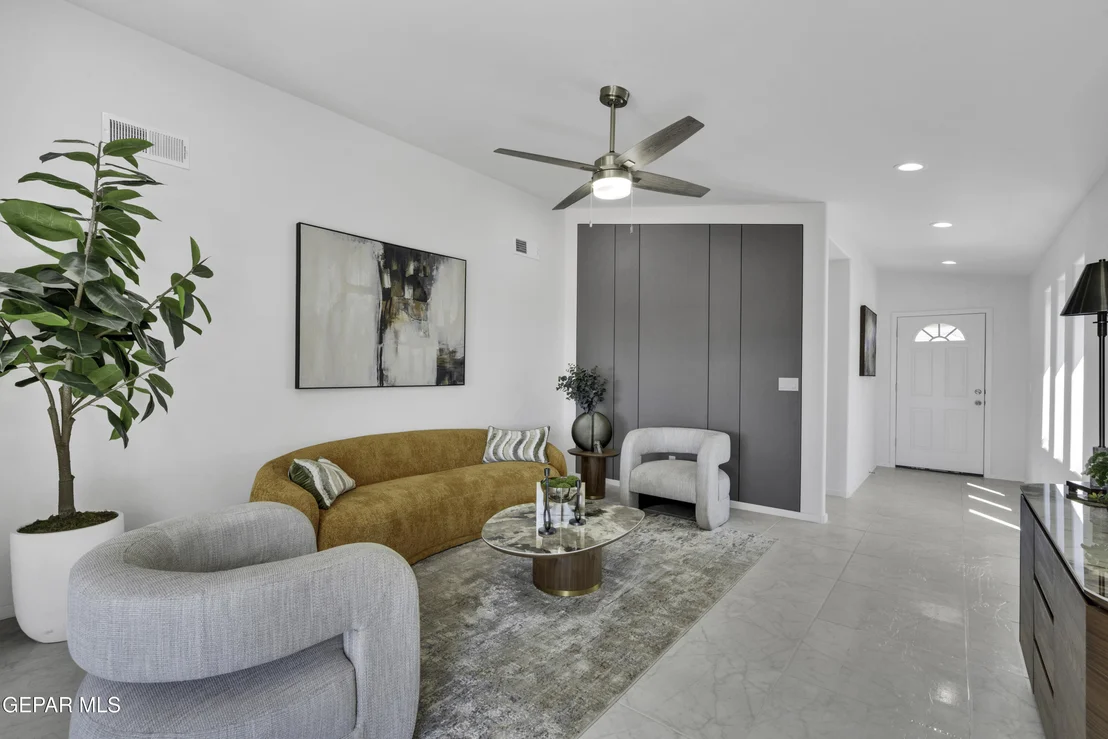 Photo of 904 SANDHURST Place
