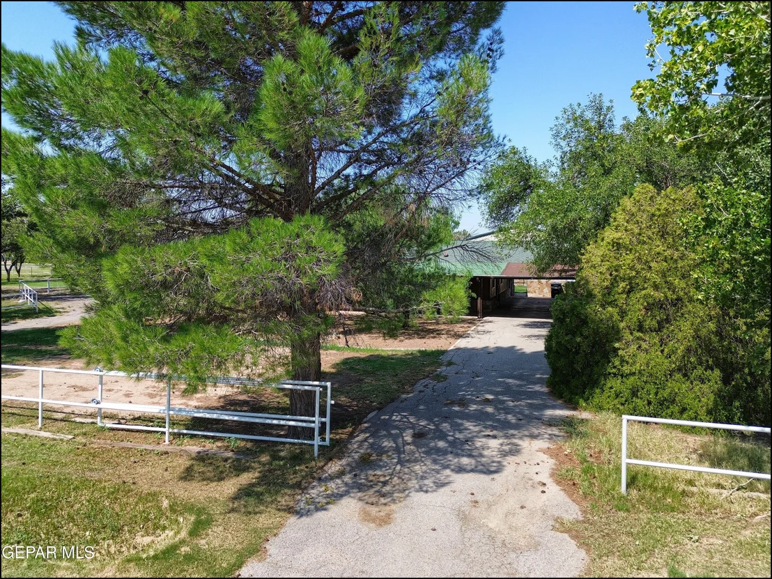 Photo of 6525 UPPER VALLEY Road