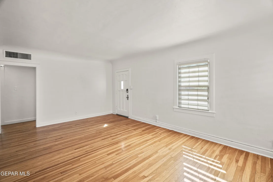 Photo of 1019 KELLY Way