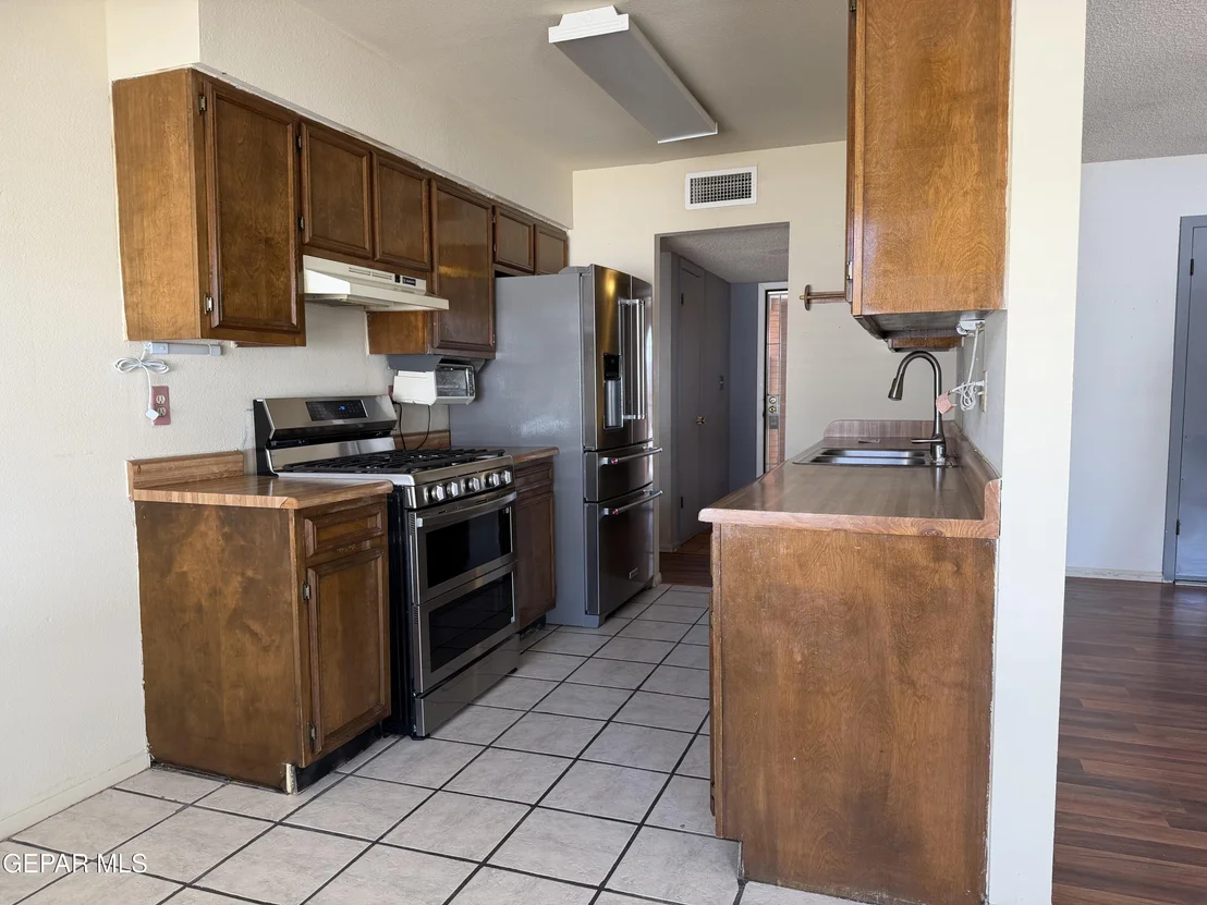 Photo of 1012 ONEIDA Drive