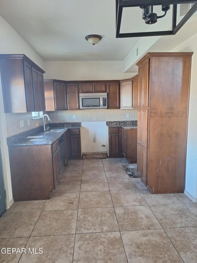 Photo of 14243 GIL REYES Drive