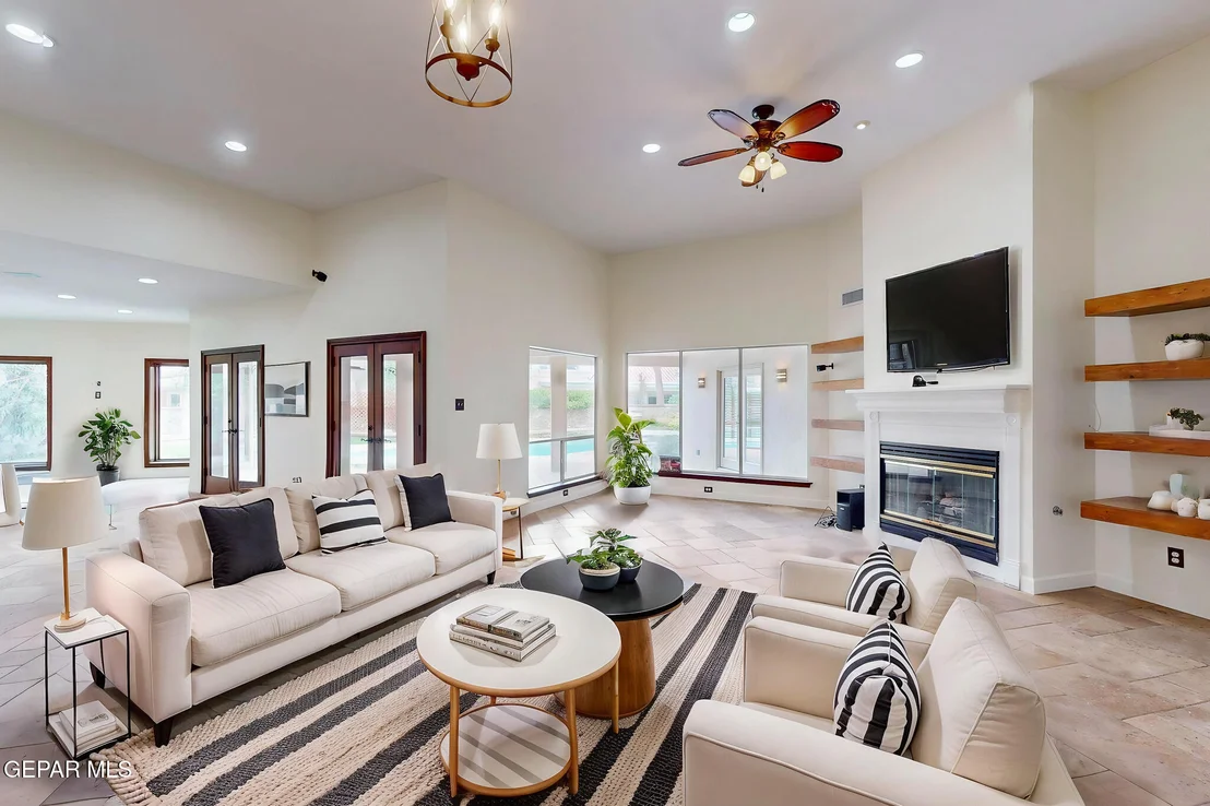 Photo of 633 WILD WILLOW Drive