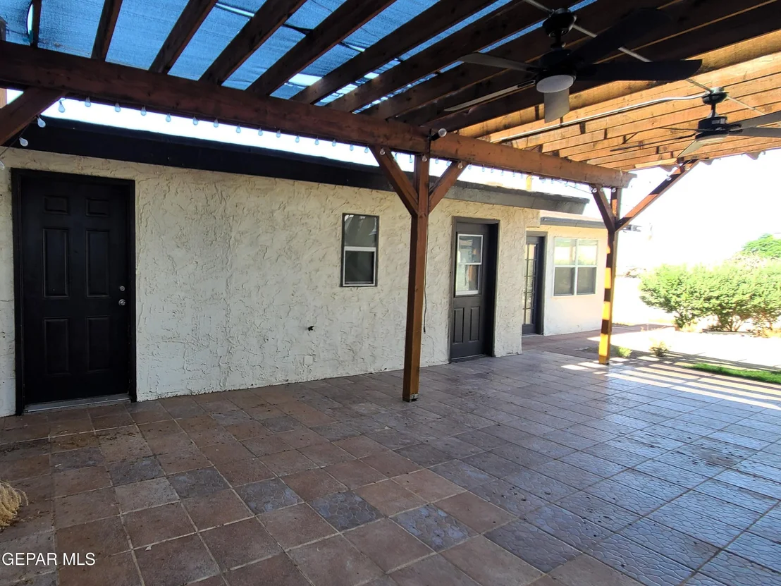 Photo of 1714 BANKER Road