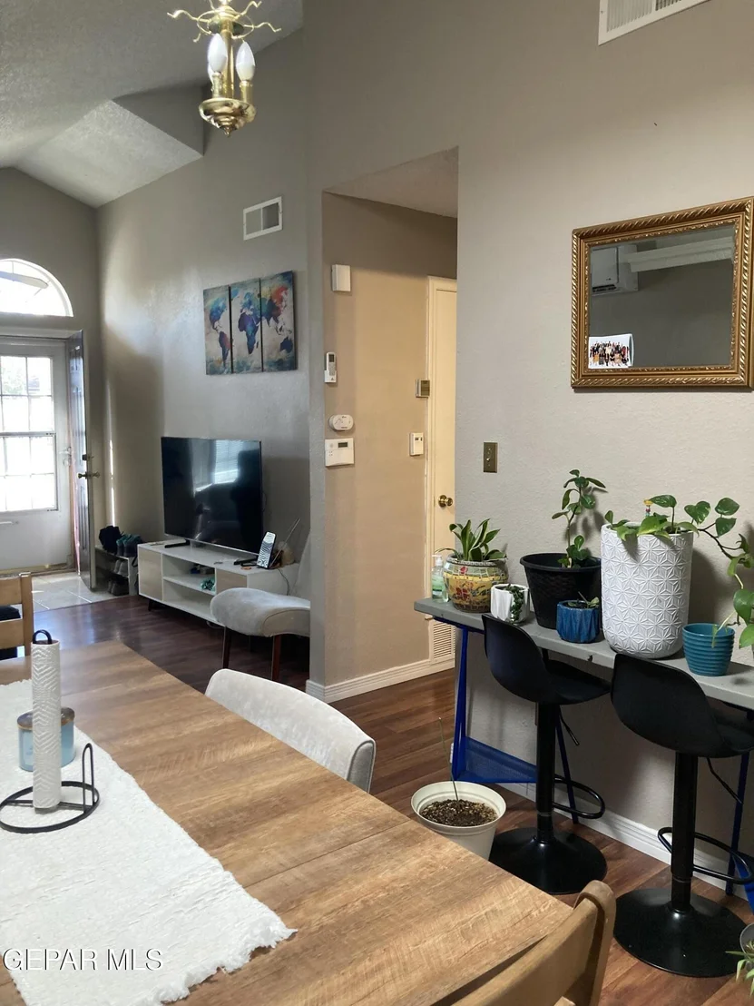 Photo of 9145 BUR OAK Circle