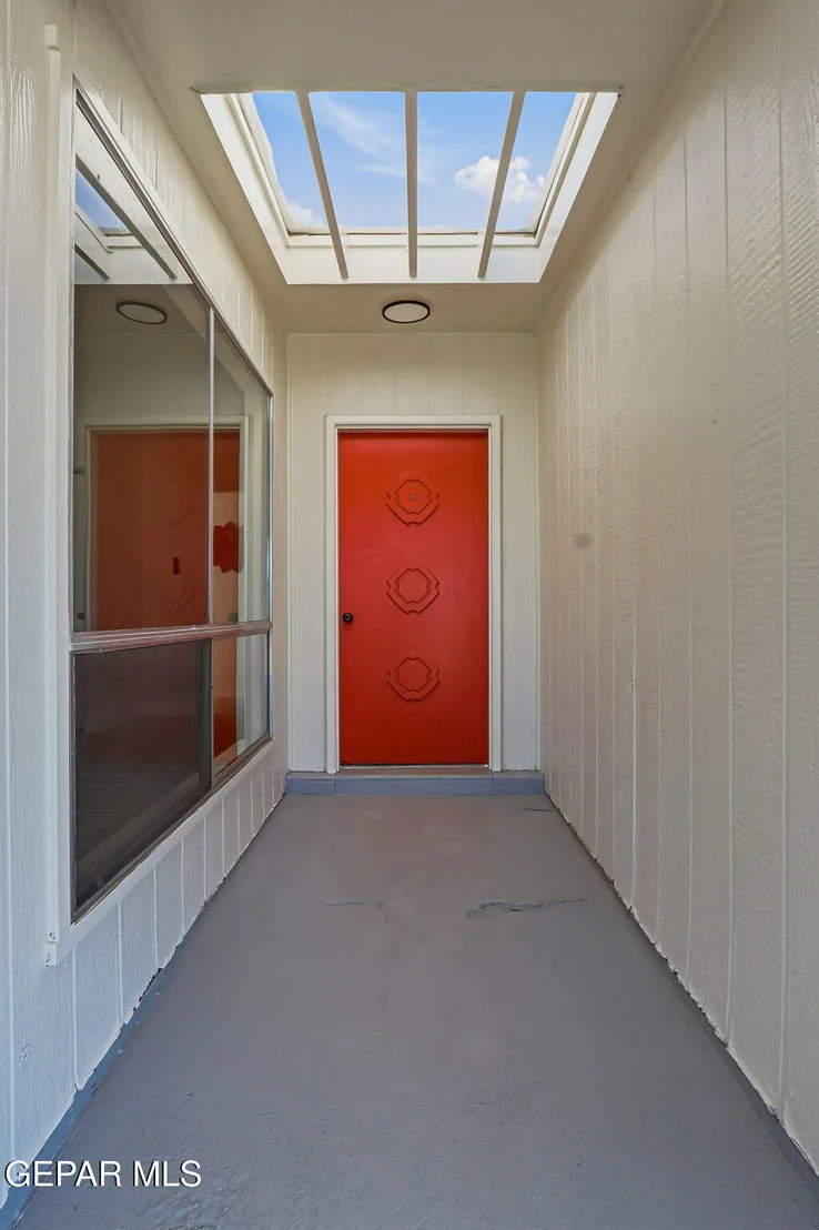 Photo of 113 W POINT Drive