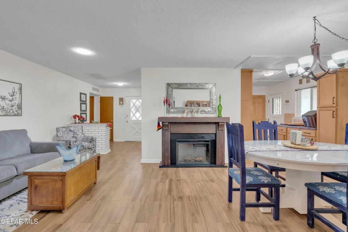 Photo of 400 Perth Court