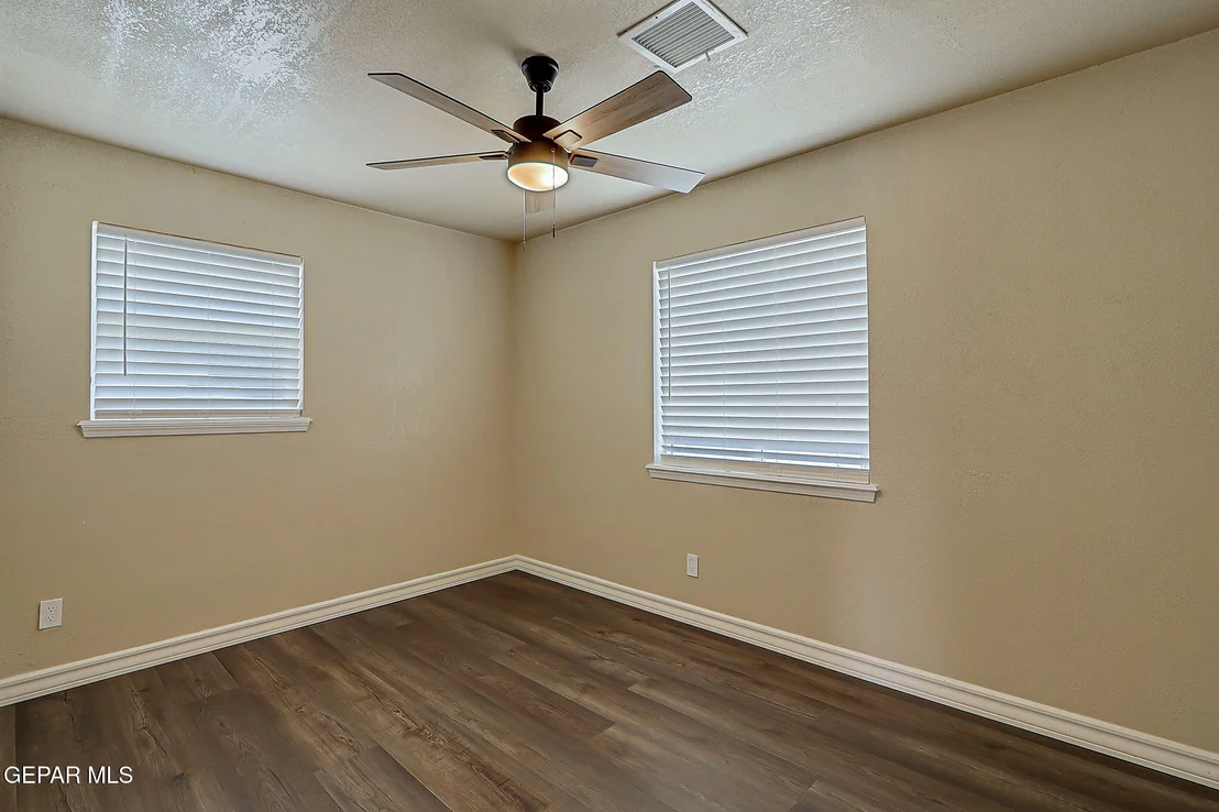 Photo of 7131 Clemente Avenue