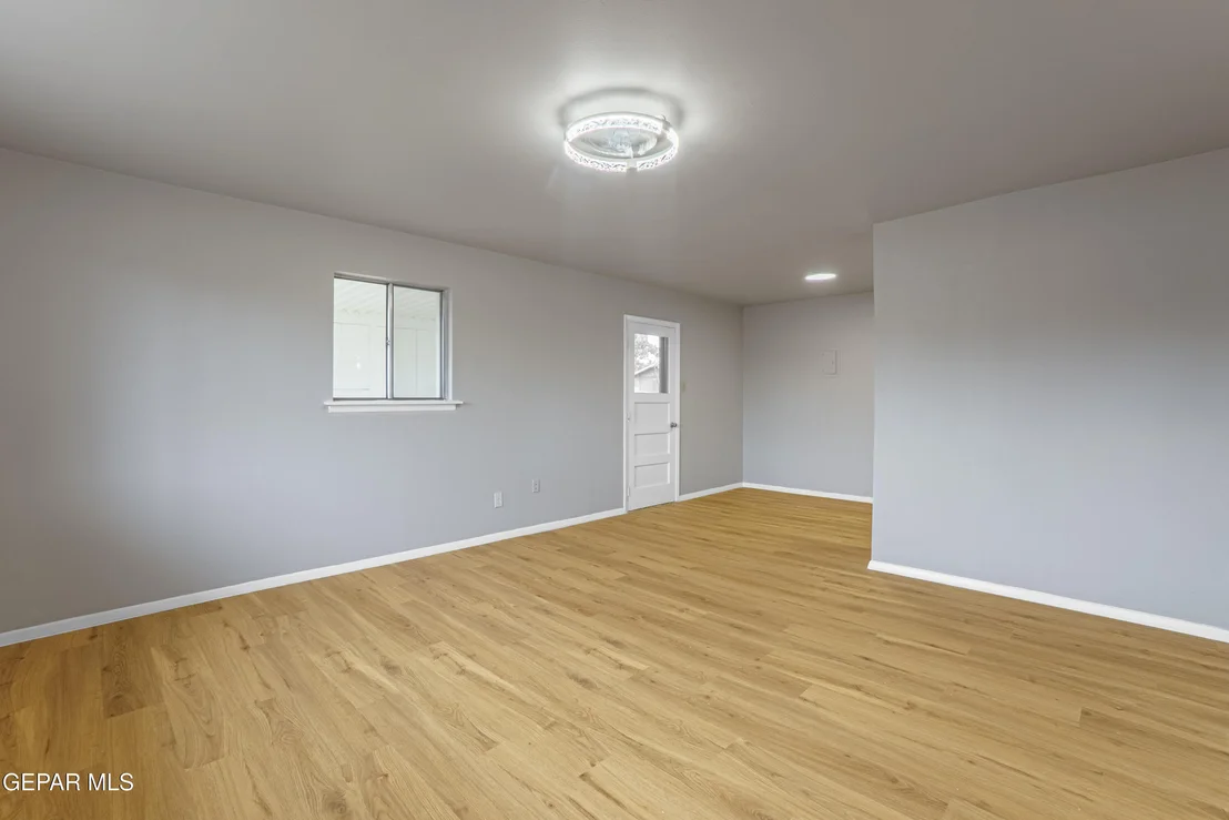 Photo of 5633 ARROWHEAD Drive