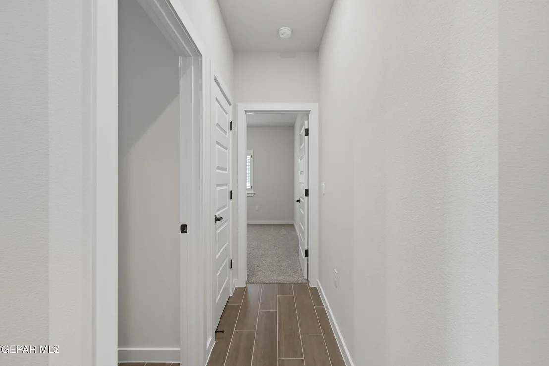 Photo of 925 Nayland Place
