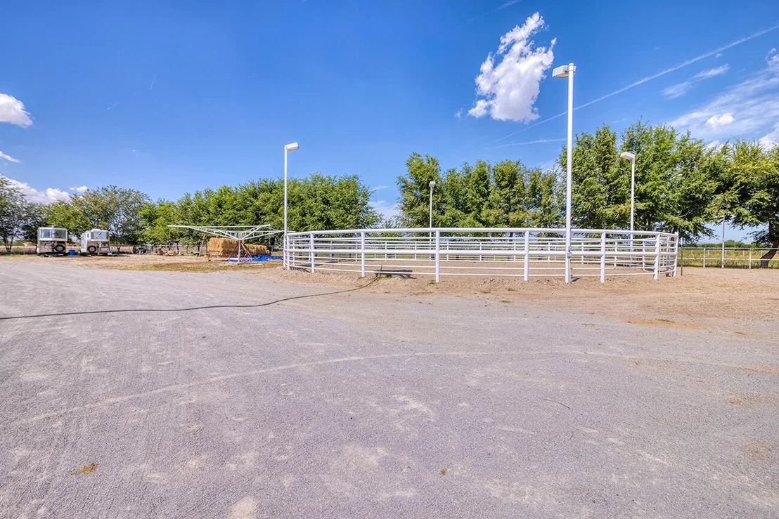 Photo of 656 COX Road