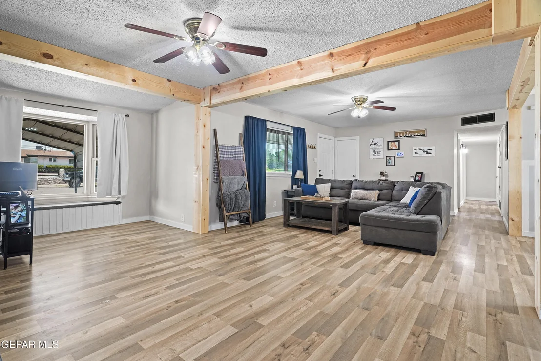 Photo of 5804 TAUTOGA Drive