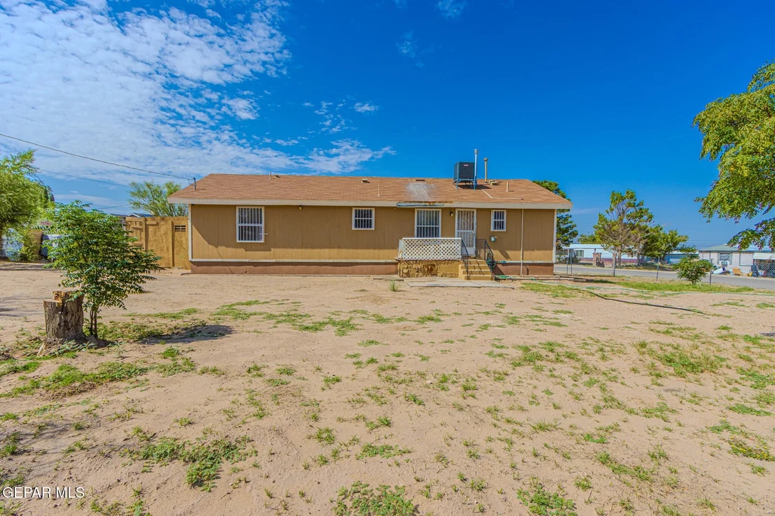 Photo of 1551 SEMINOLE Drive