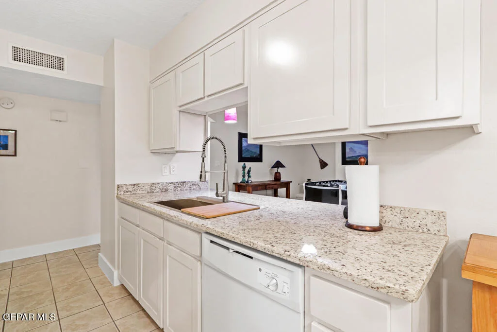 Photo of 10053 Foothill Drive
