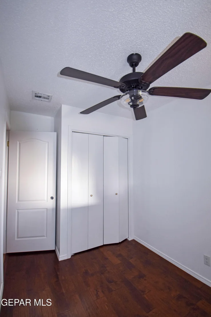 Photo of 849 River Oaks Drive