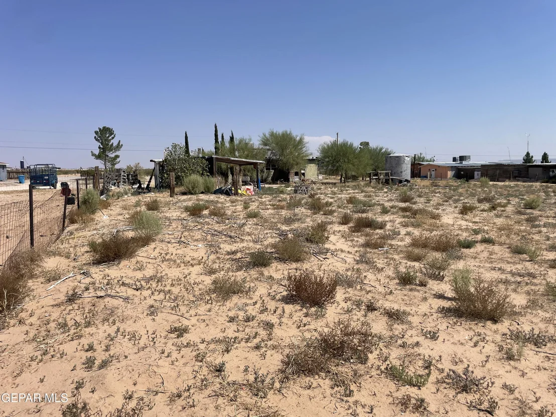 Photo of 15240 PERLITE Drive