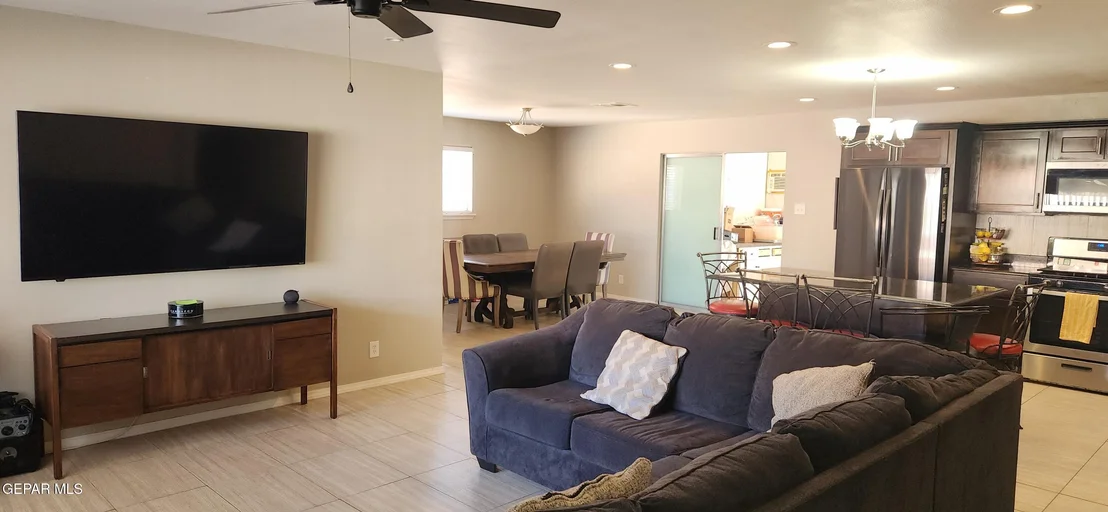 Photo of 248 VIKING Drive