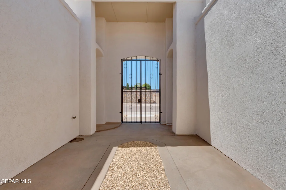 Photo of 3040 STORMY POINT Drive