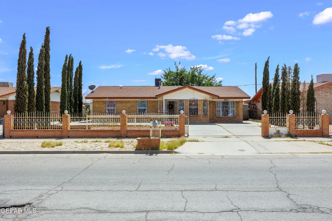 Photo of 9232 Morelia Road