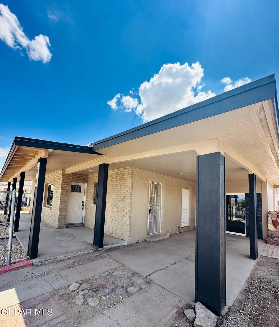 Photo of 5018 Flower Drive
