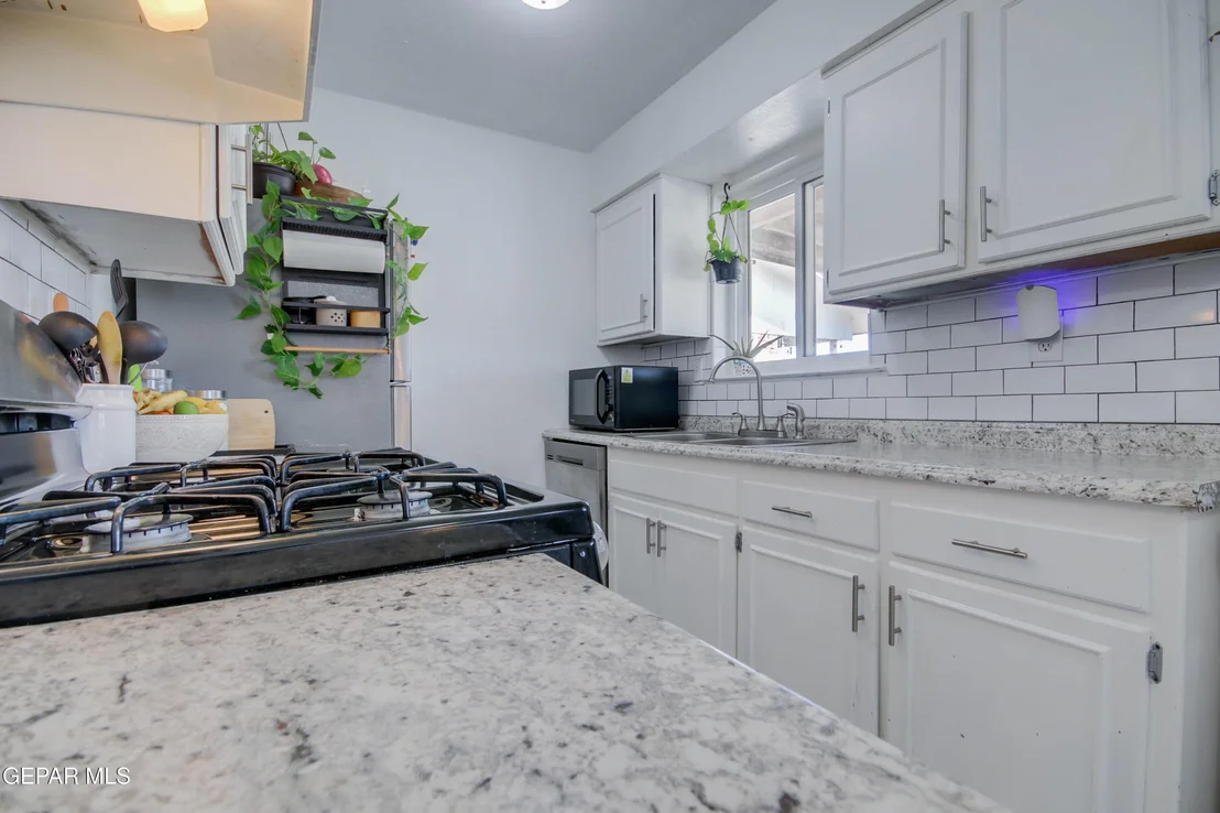 Photo of 5629 LONGVIEW Circle