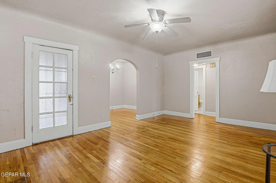 Photo of 2630 Wheeling Avenue