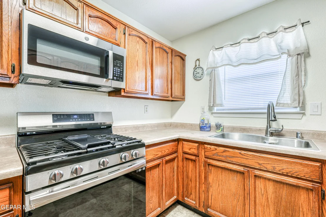 Photo of 12281 SUN BRIDGE Place