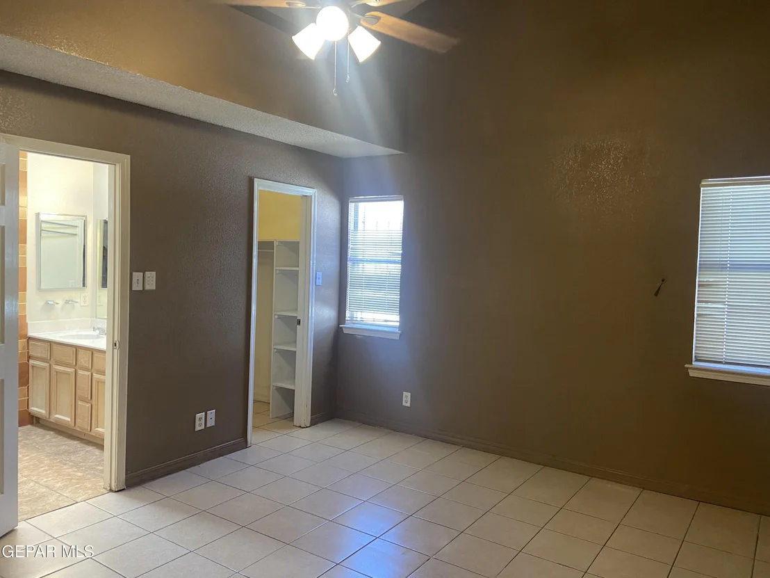 Photo of 1261 Vikki Carr Lane