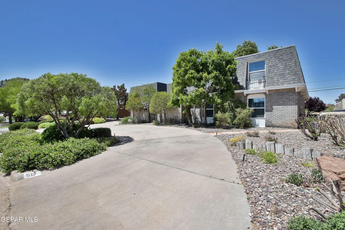 Photo of 517 Stonebluff Road