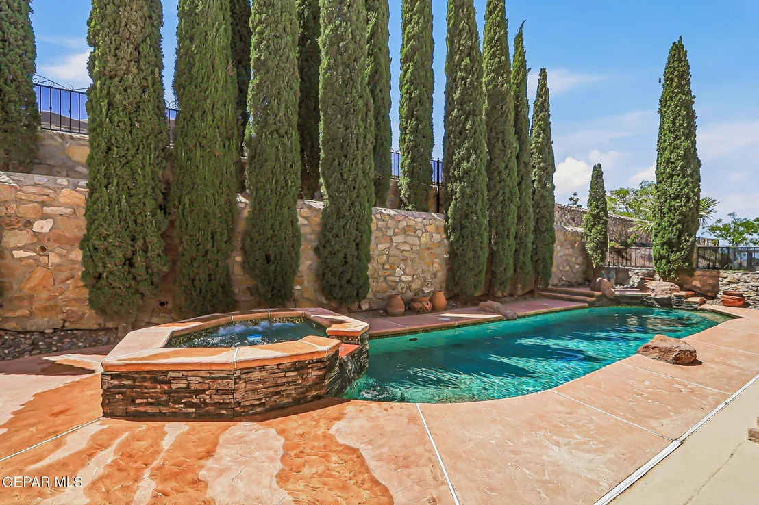 Photo of 6340 FRANKLIN RED Drive