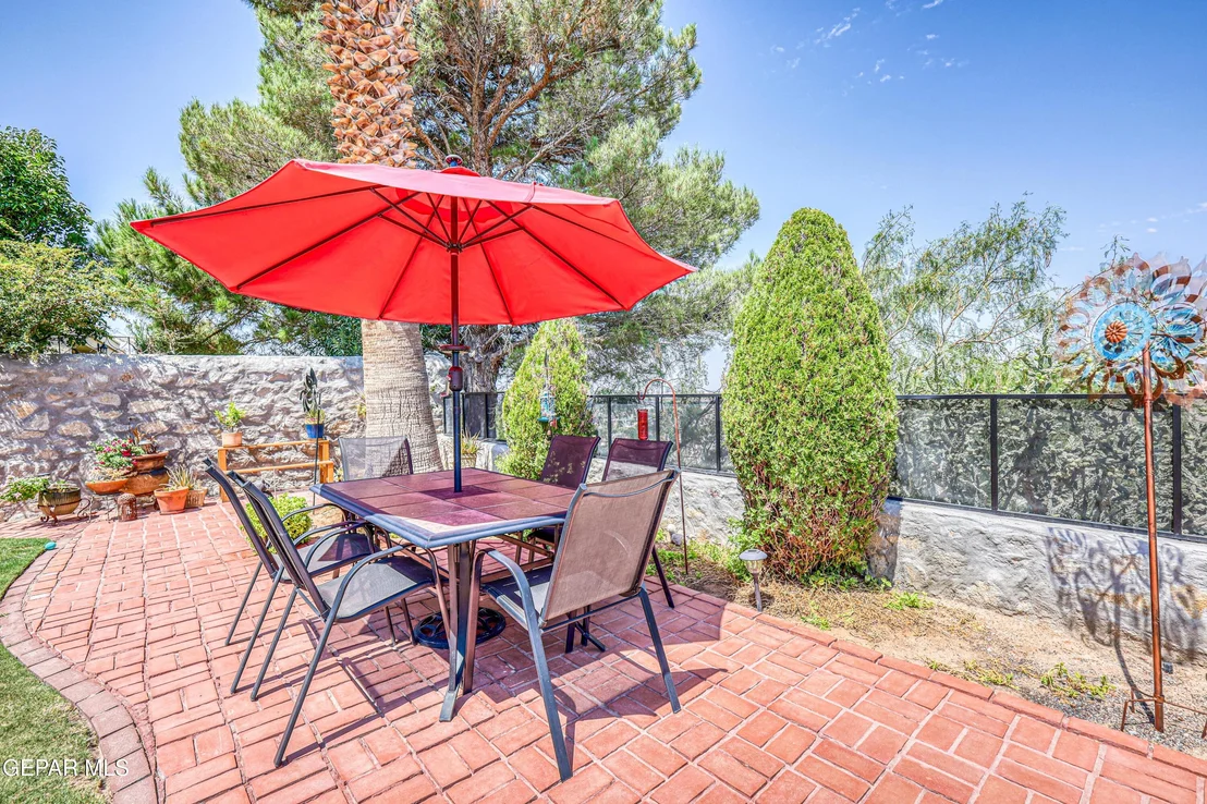Photo of 7225 Rochester Drive