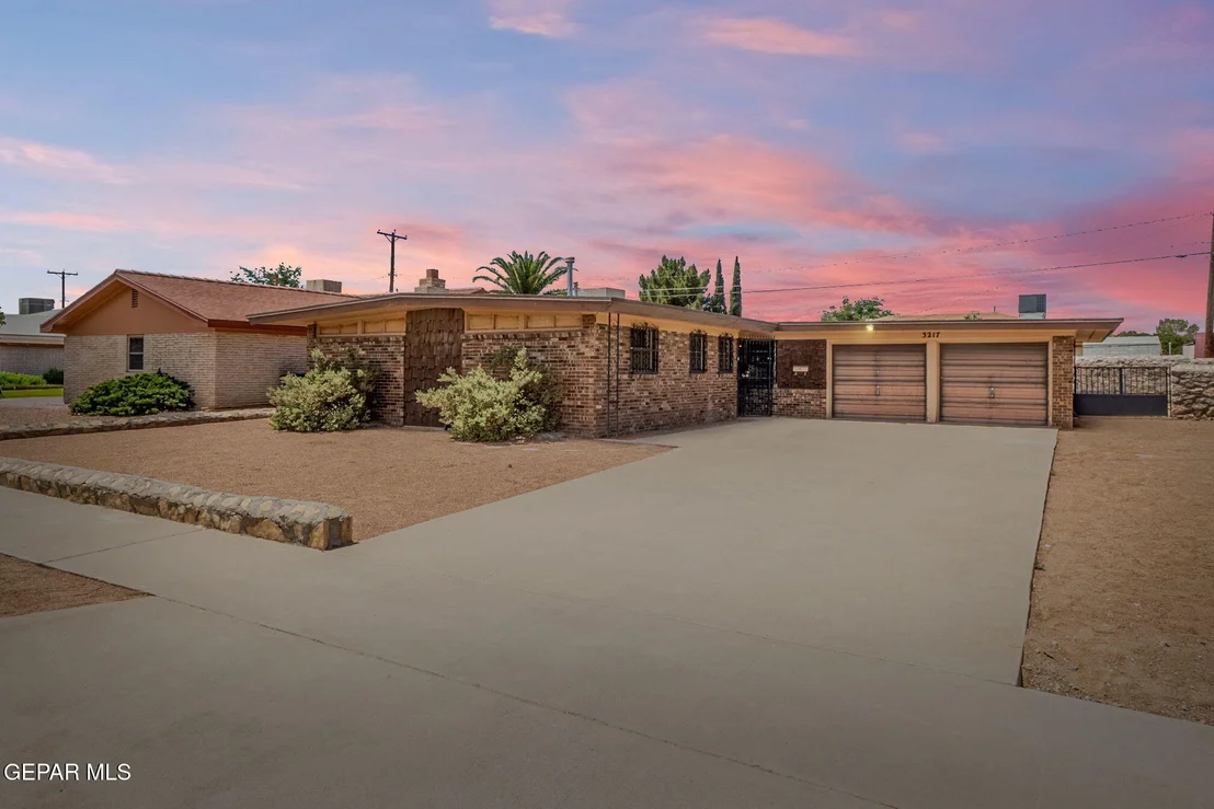 Photo of 3217 SHETLAND Road