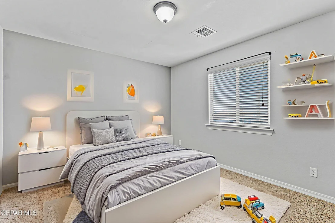 Photo of 7108 N North Skies